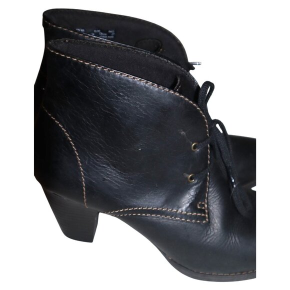 Clarks Bendables Black Leather Ankle Boots 9.5M Minimalist Grunge Cottagecore - Picture 6 of 7